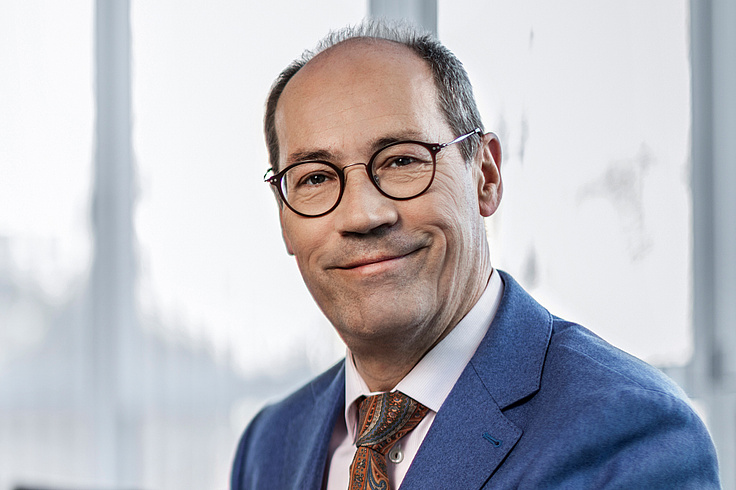 Dr. Alexander Kus